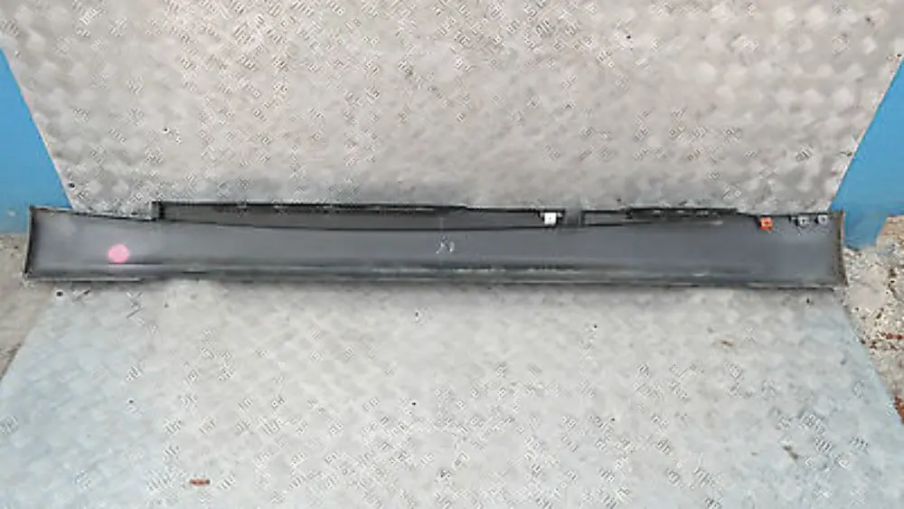 Sill strip side skirt right O/S Quarzblau Blue Metallic A18 to BMW 1 SERIES 5 E87 with Part number 51770032948 BMW 1 SERIES 5 E87 Sill strip side skirt right O/S Quarzblau Blue Metallic A18 - SKU 0032948-QB5 - Part number 51770032948