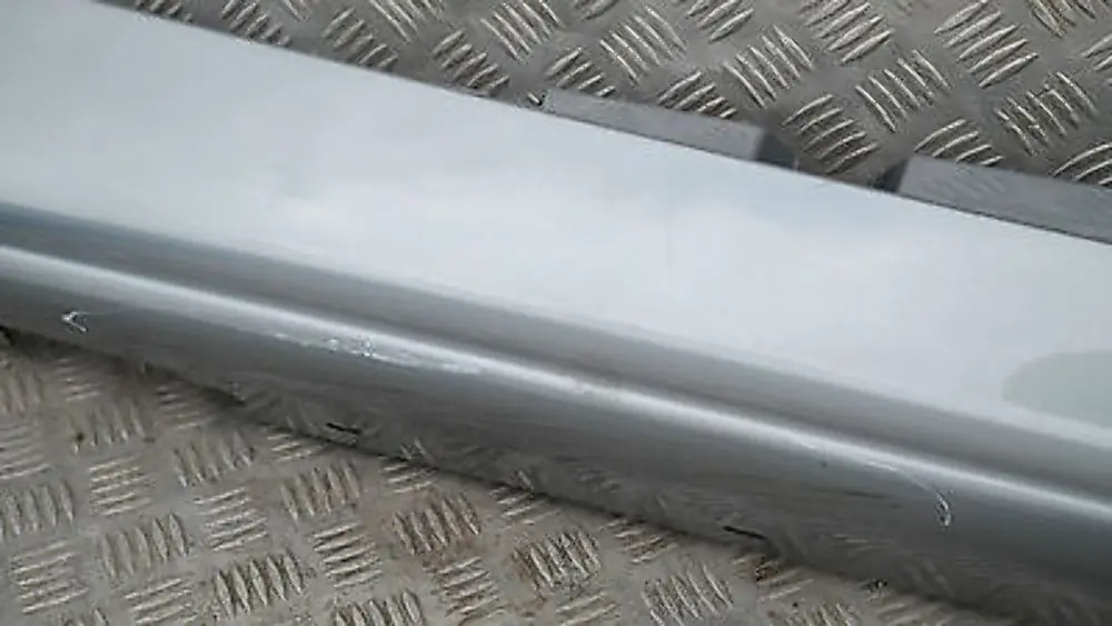 BMW 9 E87 Listello Portiera Verniciato Dx Quarzo-Blu Metallizzato A18 - SKU 0032948-QB9 - Numero di parte 51770032948