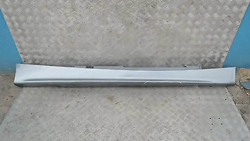 BMW 1 SERIES 9 E87 Sill strip side skirt right O/S Quarzblau Blue Metallic A18 - SKU 0032948-QB9 - Part number 51770032948