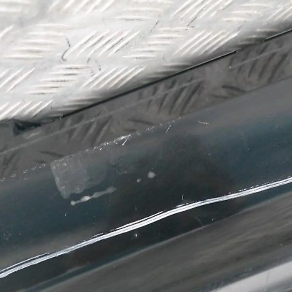 BMW 12 E87 Sill Strip Faldón lateral derecho Negro 2 Schwarz II - 668 - SKU 0032948-SCH12 - Número de pieza 32948
