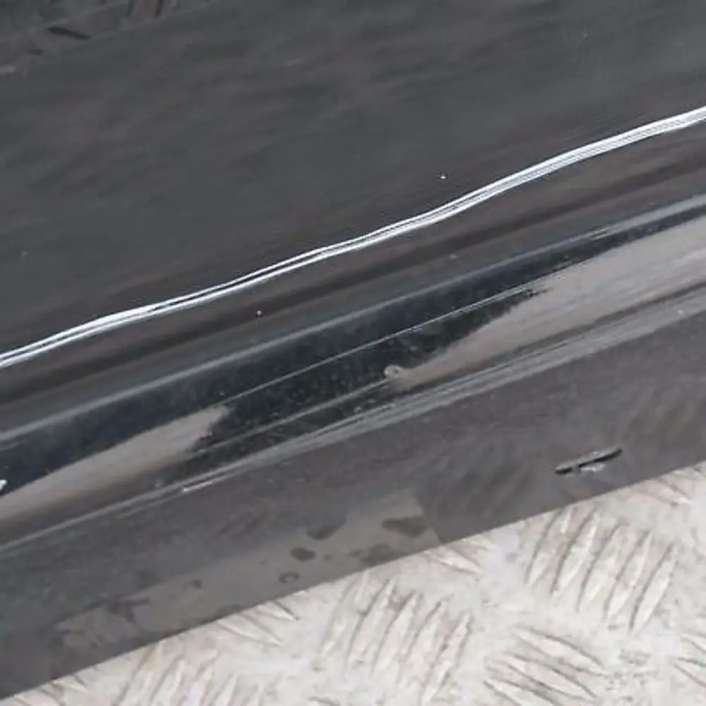 Sill Strip Side Skirt Right Black 2 Schwarz II - 668 para BMW 14 E87 con número de pieza 32948 BMW 14 E87 Sill Strip Side Skirt Right Black 2 Schwarz II - 668 - SKU 0032948-SCH14 - Número de pieza 32948