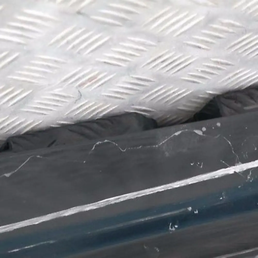 BMW 4 E87 Listón de umbral faldón lateral derecho NEGRO 2 SCHWARZ II - 668 - SKU 0032948-SCH4 - Número de pieza 51770032948