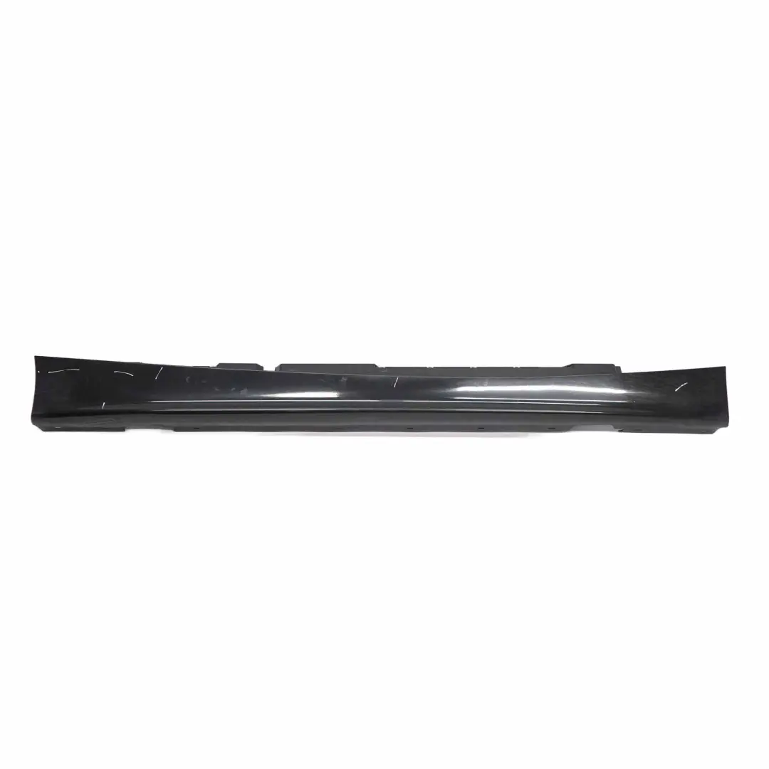 Housse de seuil Jupe latérale droite Noir 2 - 668 pour BMW E87 à propos du numéro de pièce 0032948 BMW E87 Housse de seuil Jupe latérale droite Noir 2 - 668 - SKU 0032948-SCH6 - Numéro de pièce 0032948
