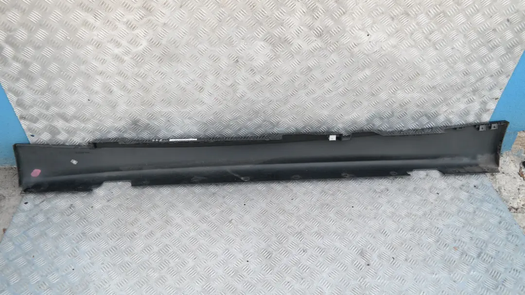 BMW E87 Sill strip side skirt right NEGRO 2 SCHWARZ II - 668 - SKU 0032948-SCH7 - Número de pieza 51770032948