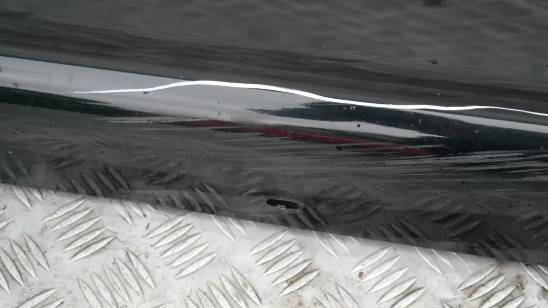 BMW 1 SERIES 8 E87 Sill strip side skirt right O/S BLACK 2 SCHWARZ II - 668 - SKU 0032948-SCH8 - Part number 51770032948