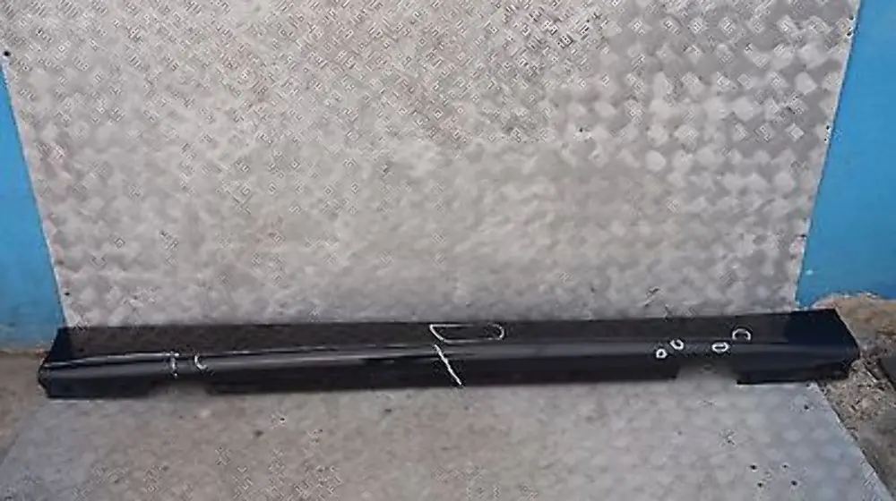 Bas de Porte Couvercle Seuil Droite Noir pour BMW 1 E87 à propos du numéro de pièce 32948 BMW 1 E87 Bas de Porte Couvercle Seuil Droite Noir - SKU 0032948-SCH9 - Numéro de pièce 32948