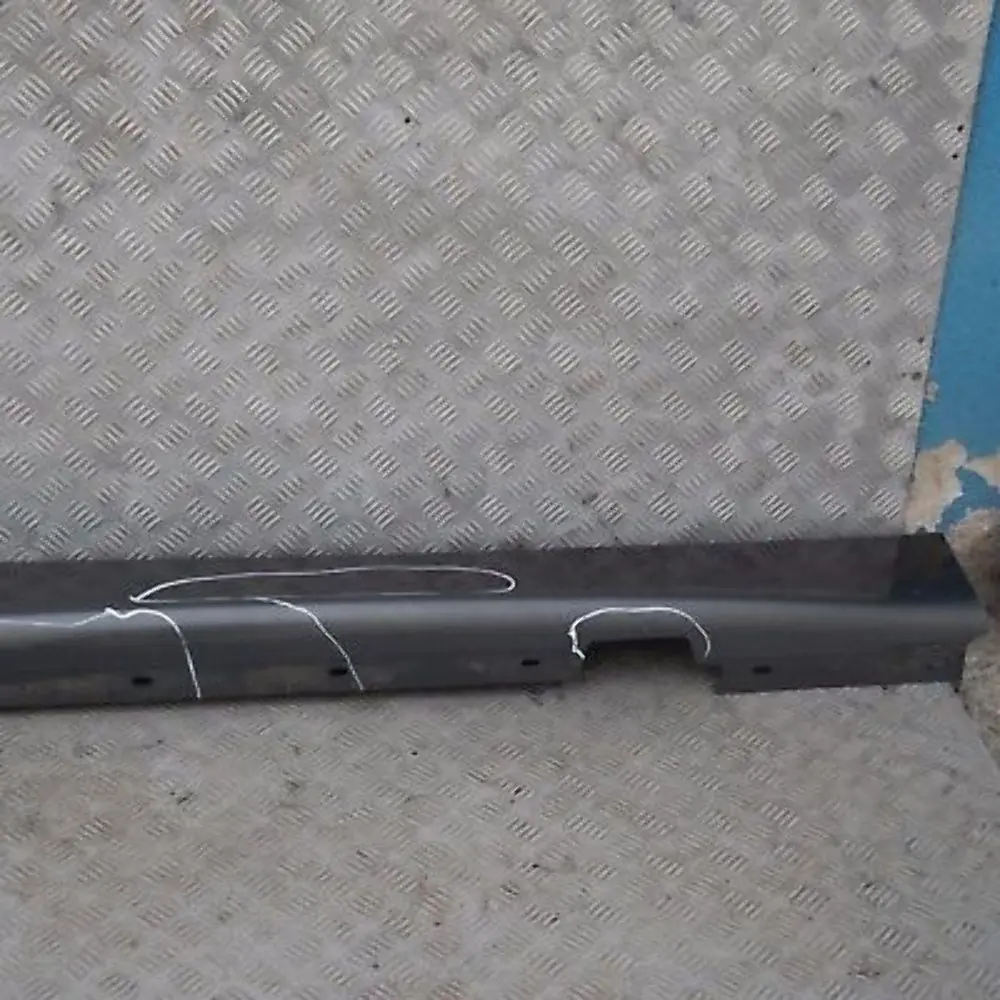 BMW 1 E87 Bas de Porte Couverture Seuil Droite Mousseux Graphite Metallique - SKU 0032948-SG17 - Numéro de pièce 32948