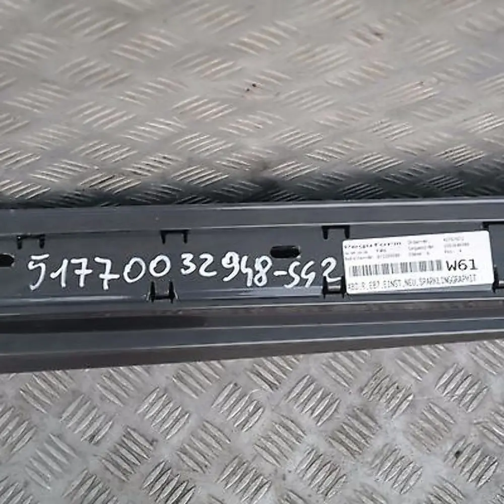 BMW E87 Nakładka próg prawy sparkling graphite - SKU 0032948-SG2 - Numer Części 51770032948-SG2