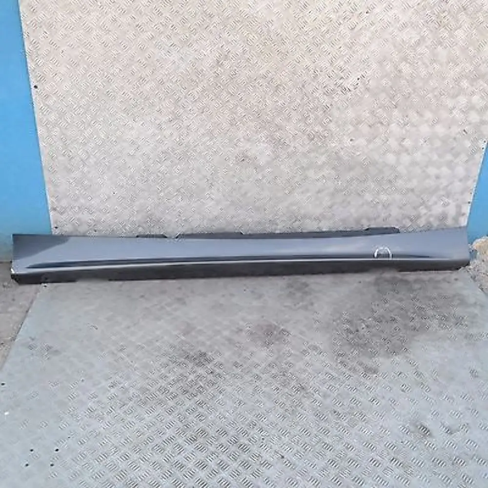 Nakładka próg prawy sparkling graphite do BMW E87 o numerze 51770032948-SG2 BMW E87 Nakładka próg prawy sparkling graphite - SKU 0032948-SG2 - Numer Części 51770032948-SG2