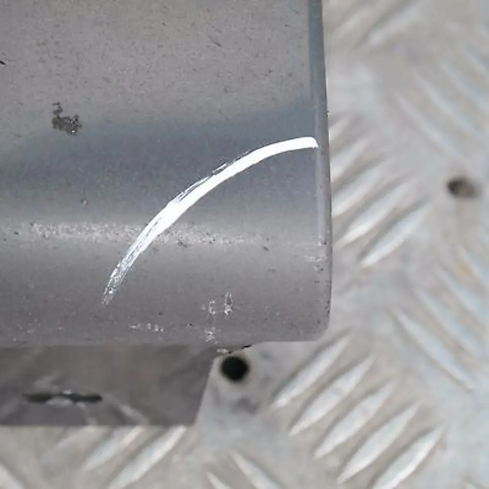 Bas de Porte Couverture Seuil Droite Mousseux Graphite Metalique pour BMW 1 E87 à propos du numéro de pièce 51770032948-SG3 BMW 1 E87 Bas de Porte Couverture Seuil Droite Mousseux Graphite Metalique - SKU 0032948-SG3 - Numéro de pièce 51770032948-SG3