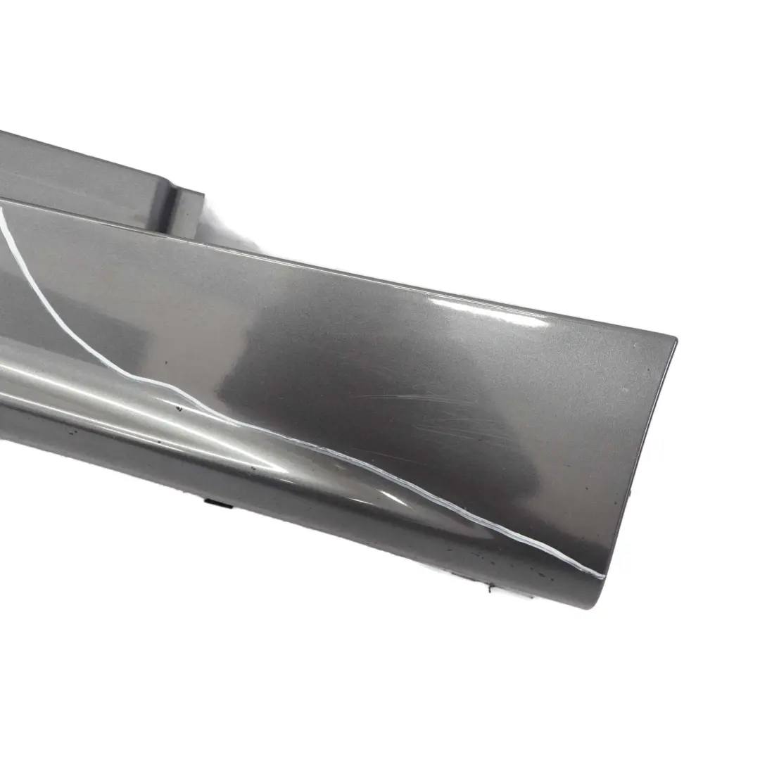 Sill Strip Faldon Lateral Derecho Sparkling Graphite Metallic - A22 para BMW E87 con número de pieza 0032948 BMW E87 Sill Strip Faldon Lateral Derecho Sparkling Graphite Metallic - A22 - SKU 0032948-SG4 - Número de pieza 0032948