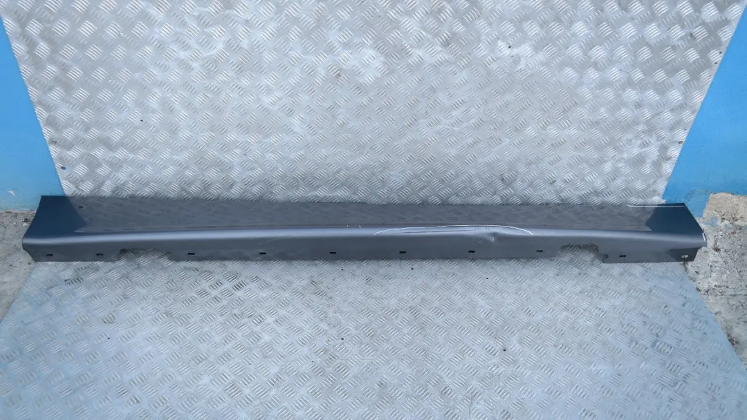 Listwa Progowa Prawa Sparkling Graphite Metallic - A22 do BMW E87 o numerze 51770032948 BMW E87 Listwa Progowa Prawa Sparkling Graphite Metallic - A22 - SKU 0032948-SG5 - Numer Części 51770032948