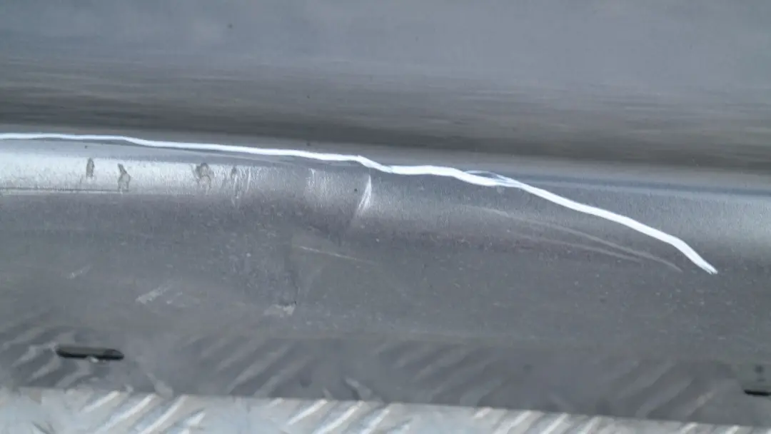 BMW E87 Bande De Seuil Jupe Latérale Droite Graphite Étincelant Métallisé - A22 - SKU 0032948-SG5 - Numéro de pièce 51770032948