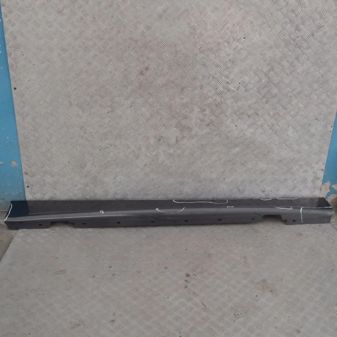 Listello Portiera Destra Frizzante Grafite Metallizzato A2 0032948 per BMW E87 con numero di parte 51770032948 BMW E87 Listello Portiera Destra Frizzante Grafite Metallizzato A2 0032948 - SKU 0032948-SG7 - Numero di parte 51770032948