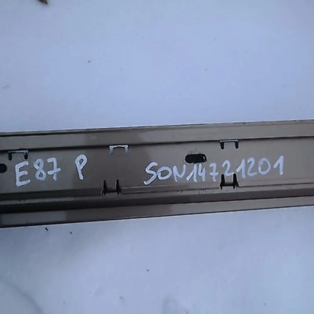 Sill Strip Side Skirt Right Sonora Metallic - A23 para BMW E87 con número de pieza 51770032948 BMW E87 Sill Strip Side Skirt Right Sonora Metallic - A23 - SKU 0032948-SON - Número de pieza 51770032948