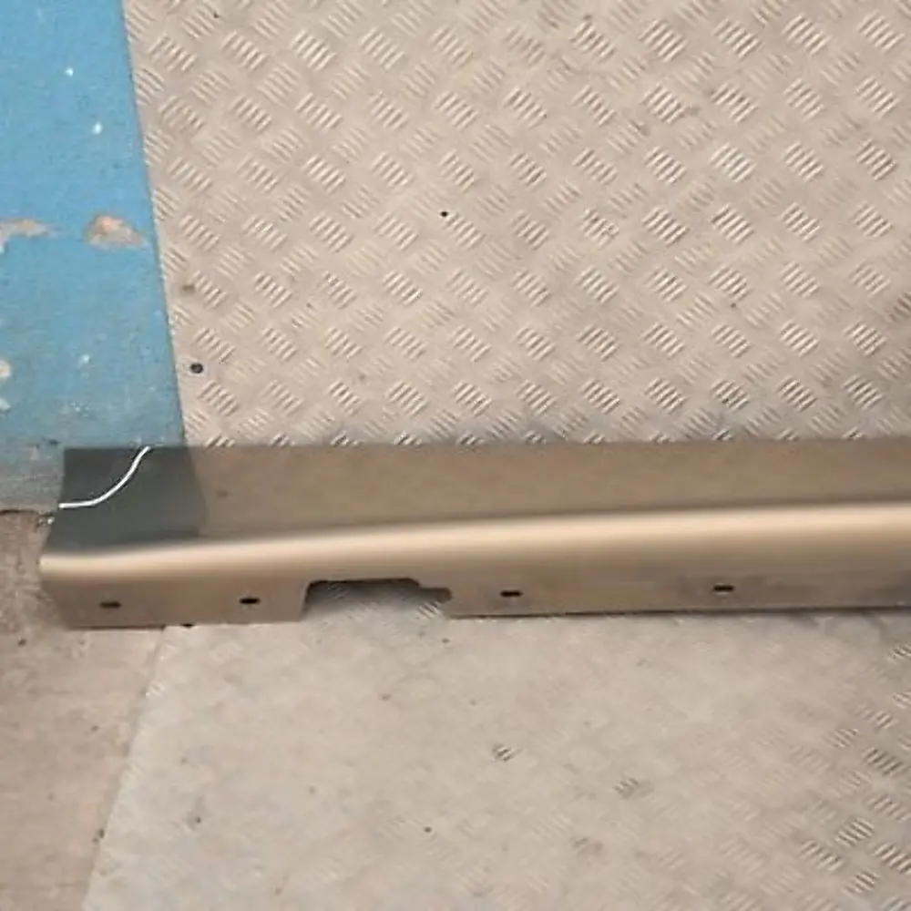 Sill Strip Side Skirt Derecho Sonora Metallic - A23 para BMW 2 E87 con número de pieza 51770032948 BMW 2 E87 Sill Strip Side Skirt Derecho Sonora Metallic - A23 - SKU 0032948-SON2 - Número de pieza 51770032948