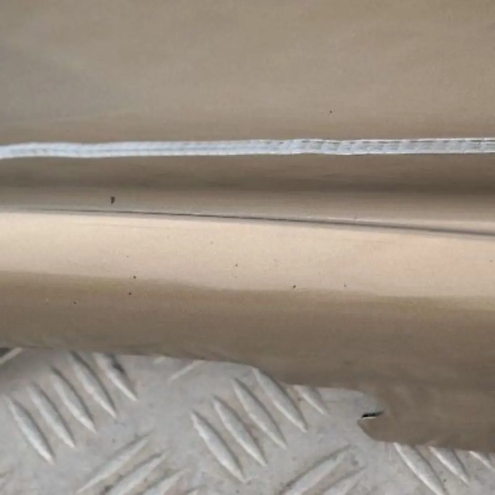 Listello Portiera Apertura Gonna Destra Sonora Metallizzato per BMW E87 con numero di parte 51770032948 BMW E87 Listello Portiera Apertura Gonna Destra Sonora Metallizzato - SKU 0032948-SON3 - Numero di parte 51770032948