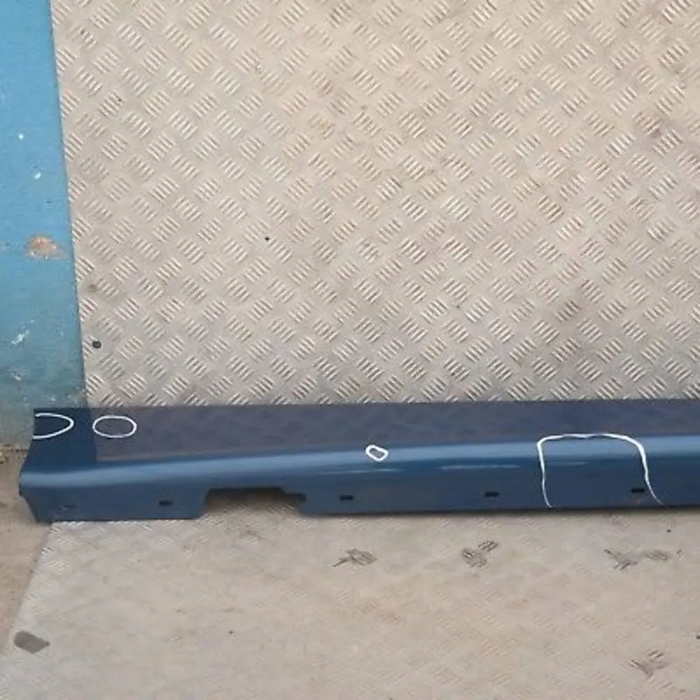 Nakładka próg prawy sydney blau A19 do BMW E87 o numerze 32948 BMW E87 Nakładka próg prawy sydney blau A19 - SKU 0032948-SYD12 - Numer Części 32948