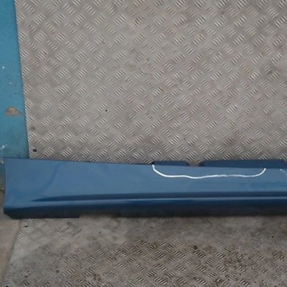 Schwellerleiste Blende Schweller rechts Sydneyblau Blau A19 für BMW 1 er 14 E87 mit Teilenummer 32948 BMW 1 er 14 E87 Schwellerleiste Blende Schweller rechts Sydneyblau Blau A19 - SKU 0032948-SYD14 - Teilenummer 32948