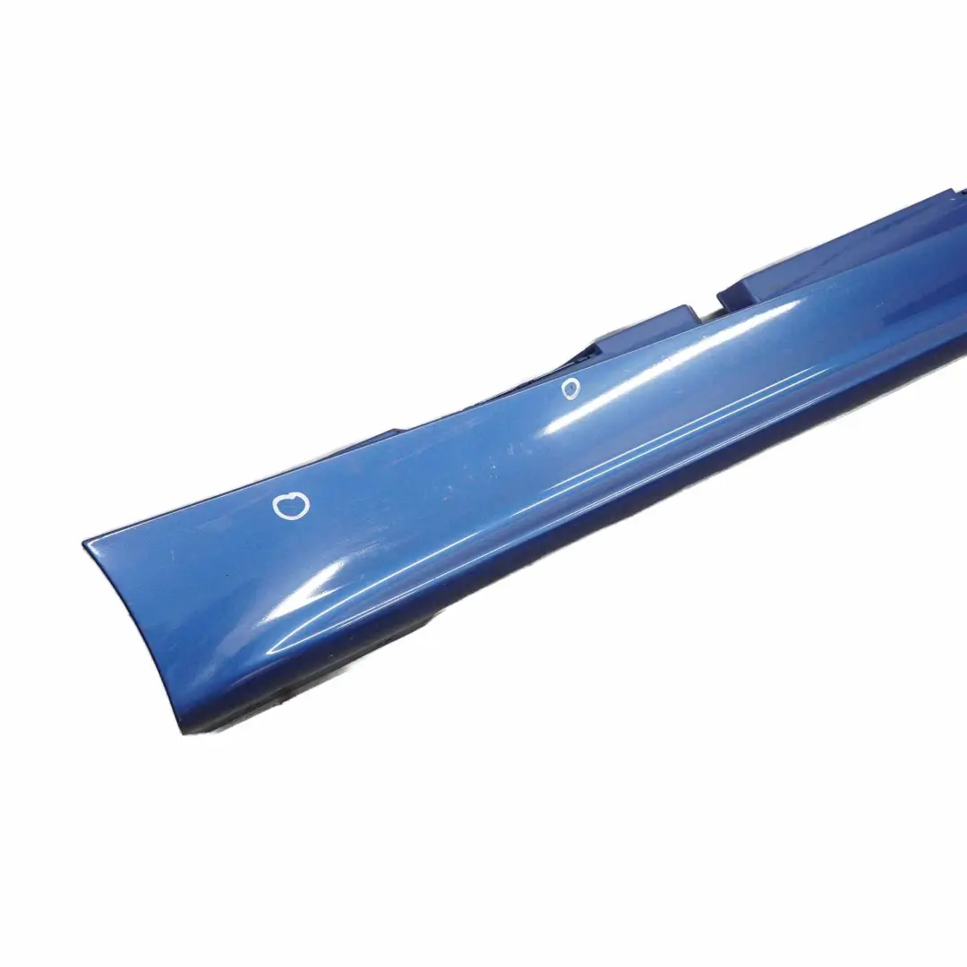 Bas de Porte Couverture Seuil Droite Bleu de Sydney Bleu pour BMW 1 E87 à propos du numéro de pièce 51770032948 BMW 1 E87 Bas de Porte Couverture Seuil Droite Bleu de Sydney Bleu - SKU 0032948-SYD1 - Numéro de pièce 51770032948