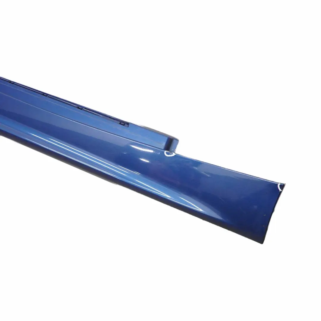 Bas de Porte Couverture Seuil Droite Bleu de Sydney Bleu pour BMW 1 E87 à propos du numéro de pièce 51770032948 BMW 1 E87 Bas de Porte Couverture Seuil Droite Bleu de Sydney Bleu - SKU 0032948-SYD1 - Numéro de pièce 51770032948