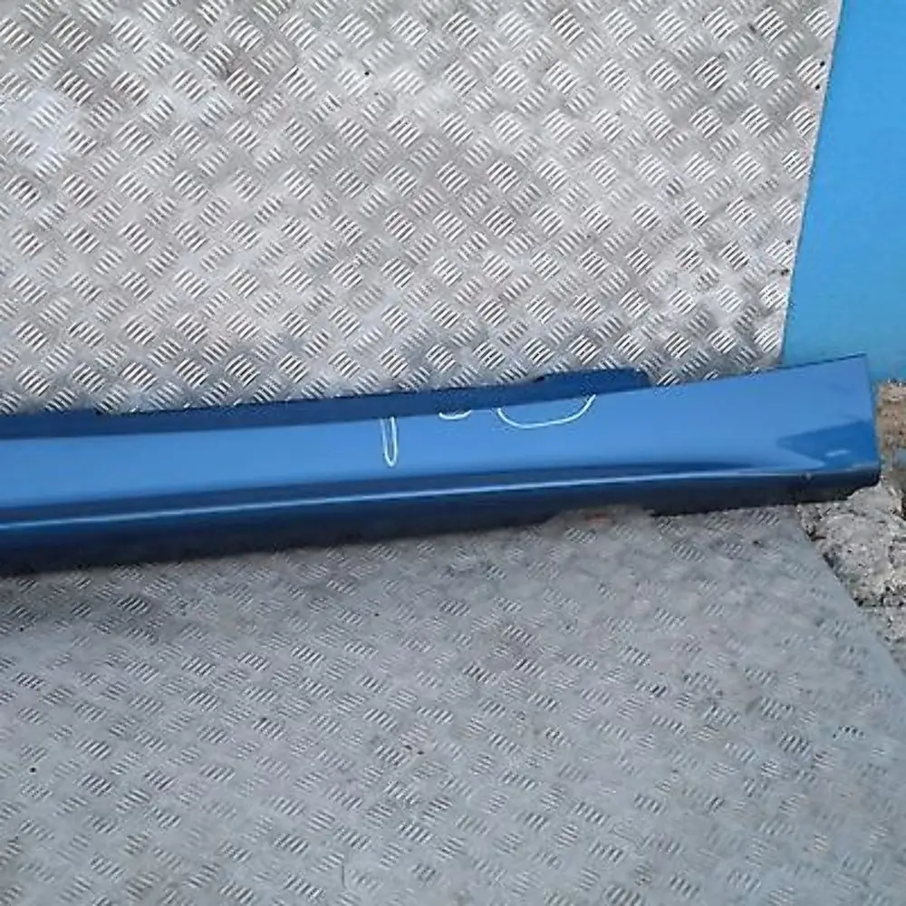 BMW 1 E87 Bas de Porte Couverture Seuil Droite Bleu de Sydney Bleu De - SKU 0032948-SYD2 - Numéro de pièce 51770032948