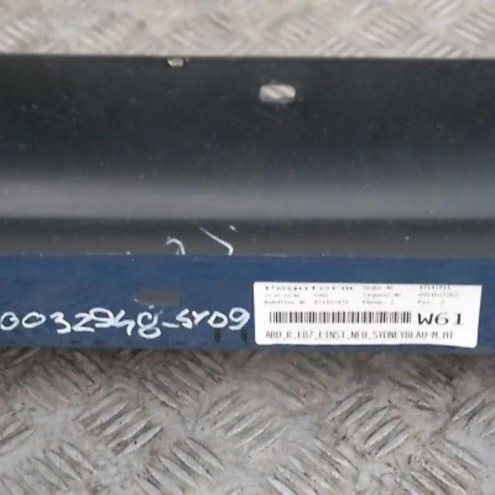 Listello Portiera Apertura Gonna Destra Blu Sydney Blau per BMW E87 con numero di parte 32948 BMW E87 Listello Portiera Apertura Gonna Destra Blu Sydney Blau - SKU 0032948-SYD9 - Numero di parte 32948