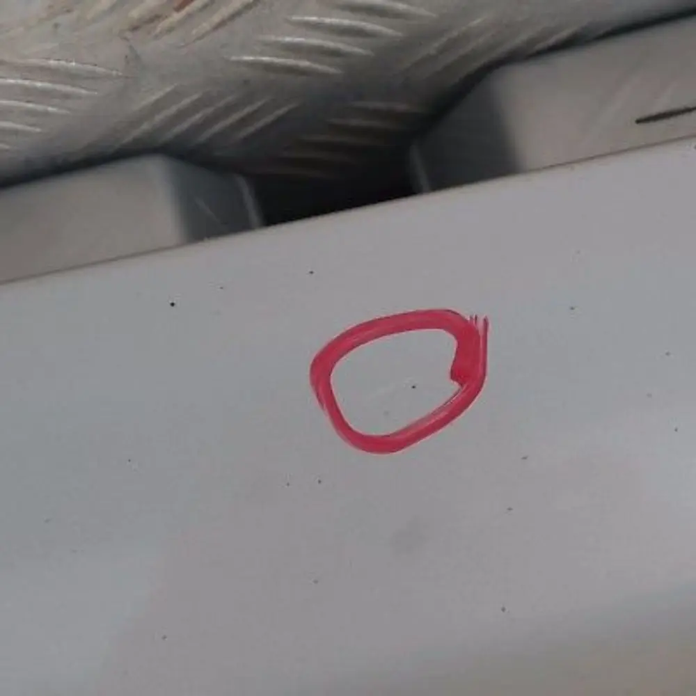 Nakładka próg prawy titansilber 354 do BMW E87 o numerze 32948 BMW E87 Nakładka próg prawy titansilber 354 - SKU 0032948-TS17 - Numer Części 32948