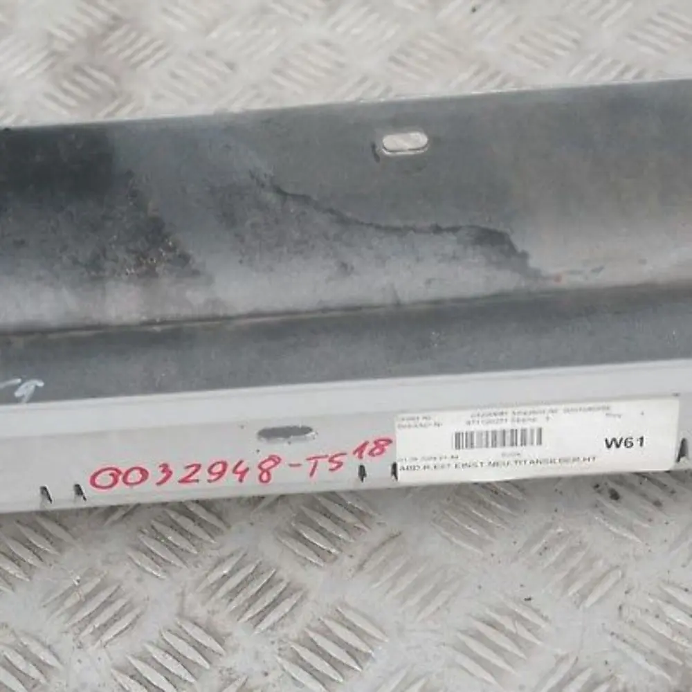 BMW 1 SERIES 18 E87 Sill Strip Side Skirt Right O/S Titansilber Silver Metallic - SKU 0032948-TS18 - Part number 32948