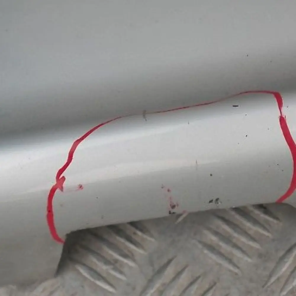 BMW 1 er 19 E87 Schwellerleiste Blende Schweller rechts Titansilber Sliber - SKU 0032948-TS19 - Teilenummer 32948