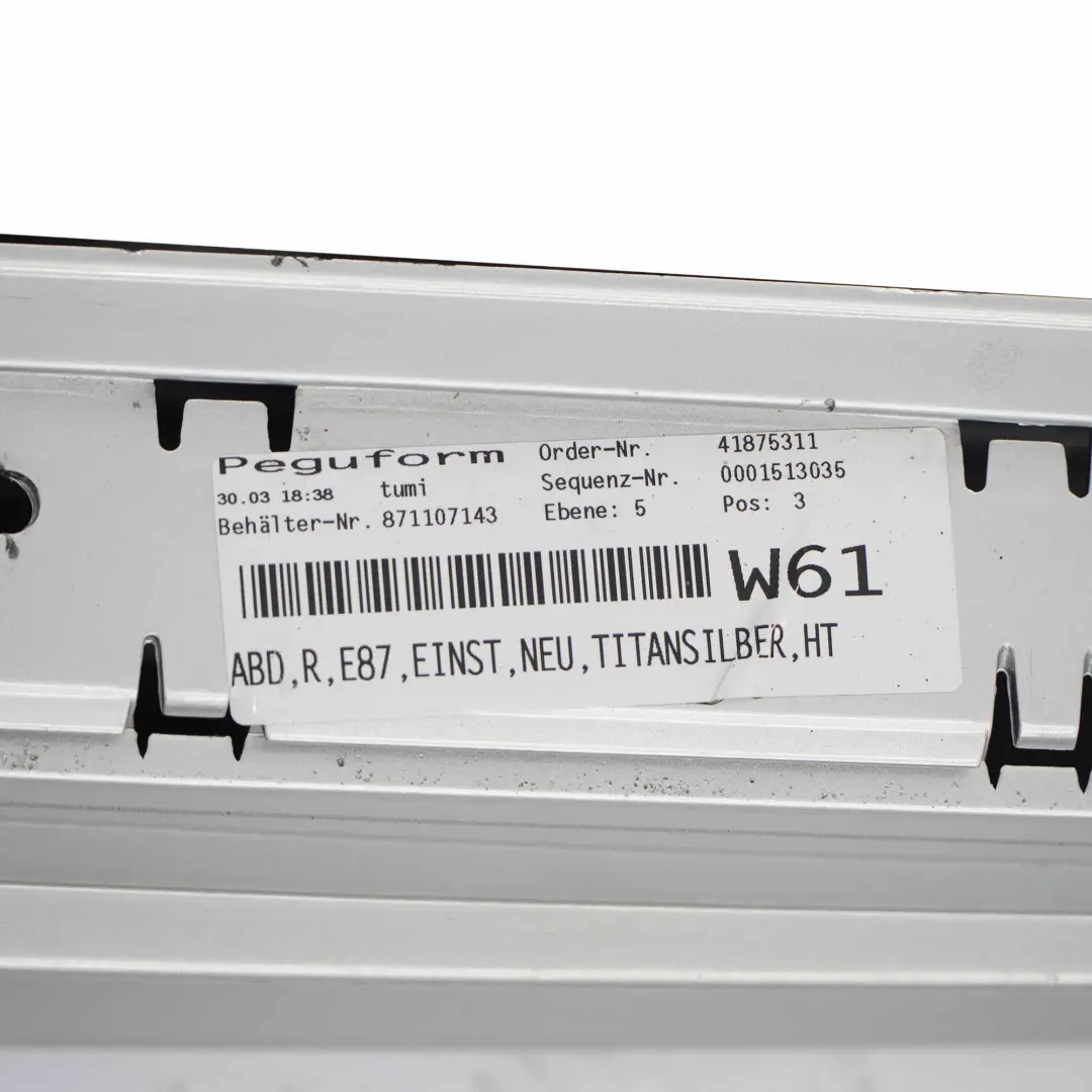 Nakładka Próg Prawy Titansilber - 354 do BMW E87 o numerze 0032948 BMW E87 Nakładka Próg Prawy Titansilber - 354 - SKU 0032948-TS3 - Numer Części 0032948