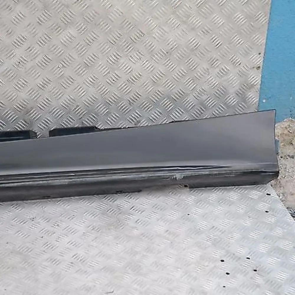 BMW E87 Sill Strip Faldón Lateral Izquierdo Zafiro Negro Metalizado - 475 - SKU 0032949-BS1 - Número de pieza 0032949-BS1
