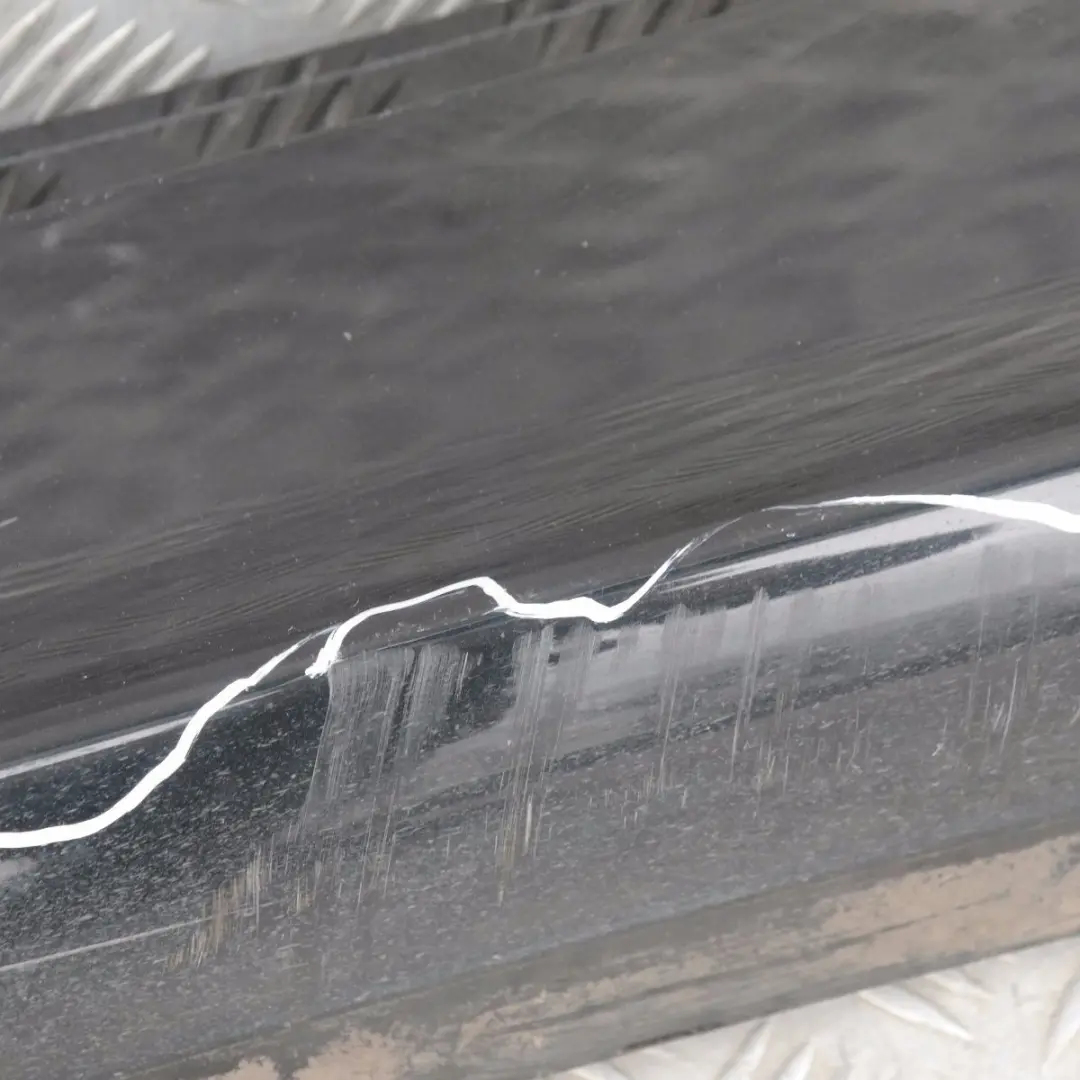 Nakładka próg lewy black saphire 475 do BMW 1 E87 o numerze 32949 BMW 1 E87 Nakładka próg lewy black saphire 475 - SKU 0032949-BS16 - Numer Części 32949