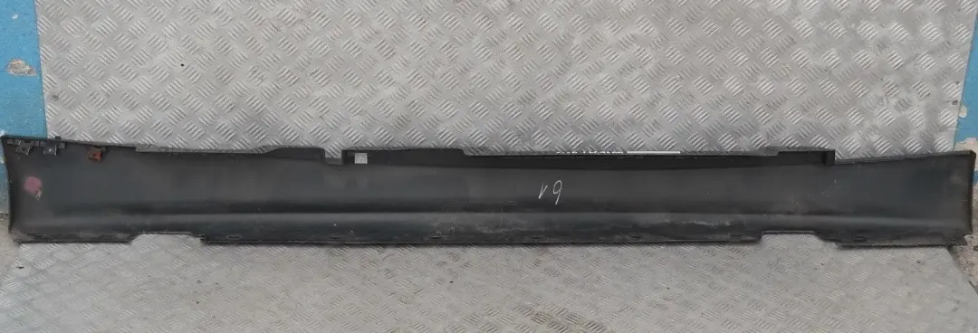 BMW 1 19 E87 Bas de Porte Couverture Seuil a Gauche Noir Sapphire Metallique - SKU 0032949-BS19 - Numéro de pièce 32949