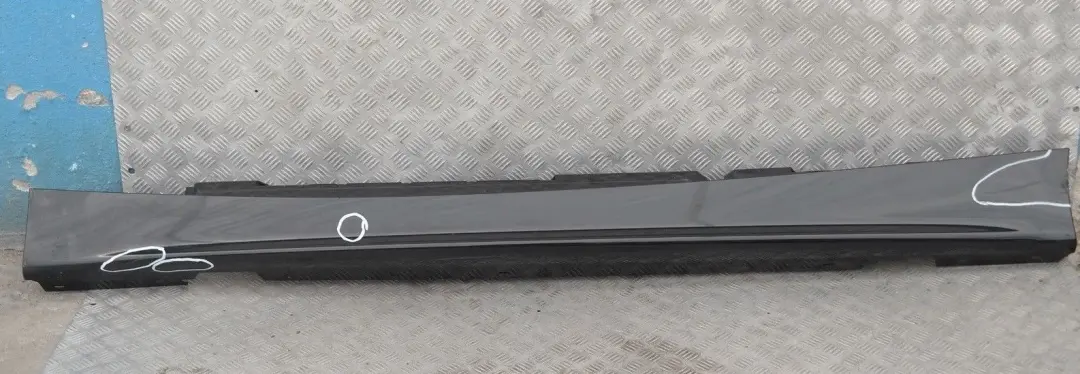 BMW 19 E87 Listón umbral faldón lateral izquierdo Zafiro negro metalizado - SKU 0032949-BS19 - Número de pieza 32949