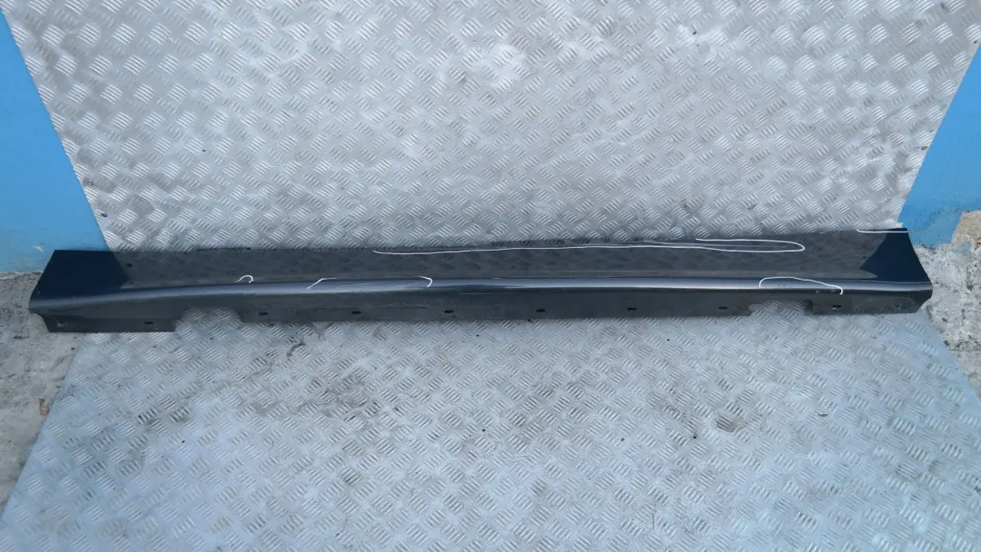 BMW E87 Schwellerleisten Seitenschweller Links Schwarz Saphir Metallic - 475 - SKU 0032949-BS2 - Teilenummer 51770032949