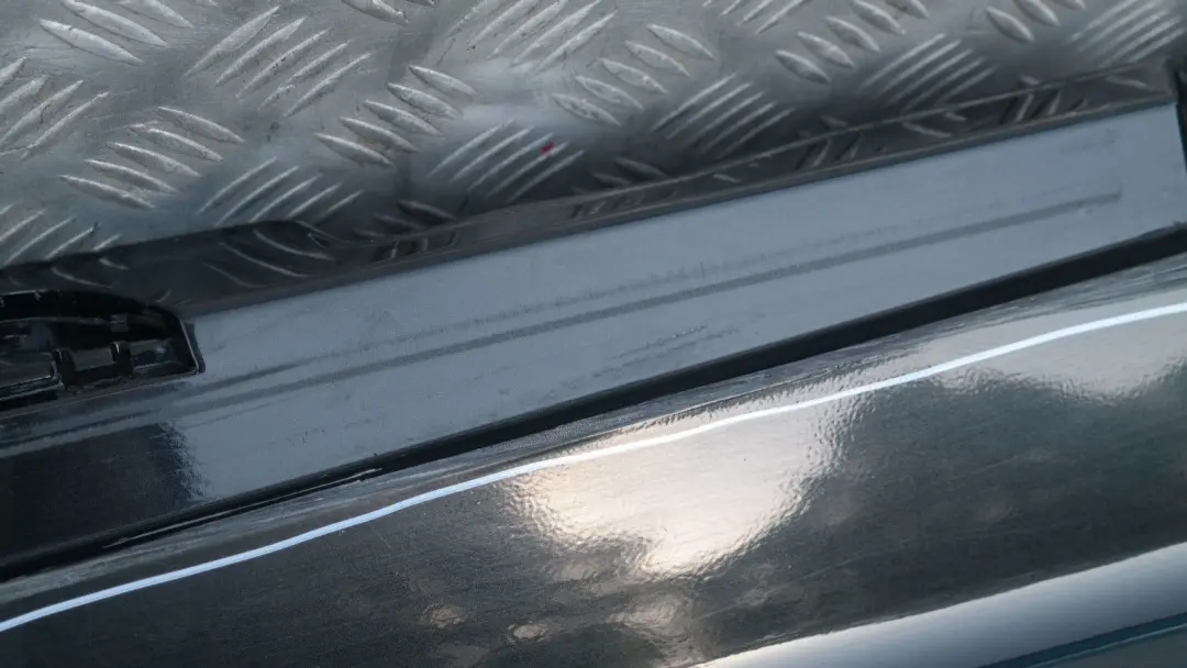 BMW E87 Bande De Seuil Jupe Latérale Gauche Noir Saphir Métallisé - 475 - SKU 0032949-BS2 - Numéro de pièce 51770032949