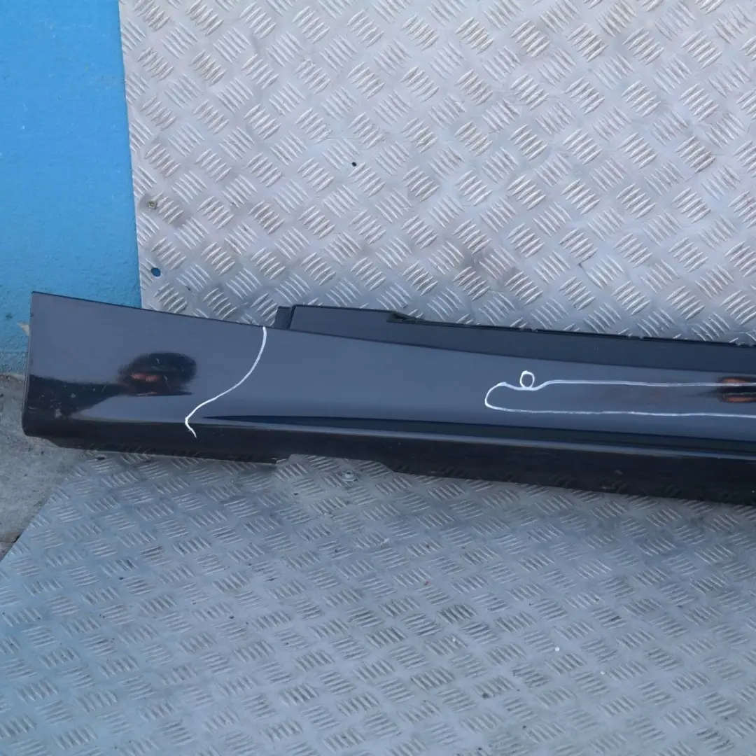 Listwa Progowa Boczna Lewa Czarny Szafir Metalik - 475 do BMW E87 o numerze 51770032949 BMW E87 Listwa Progowa Boczna Lewa Czarny Szafir Metalik - 475 - SKU 0032949-BS3 - Numer Części 51770032949