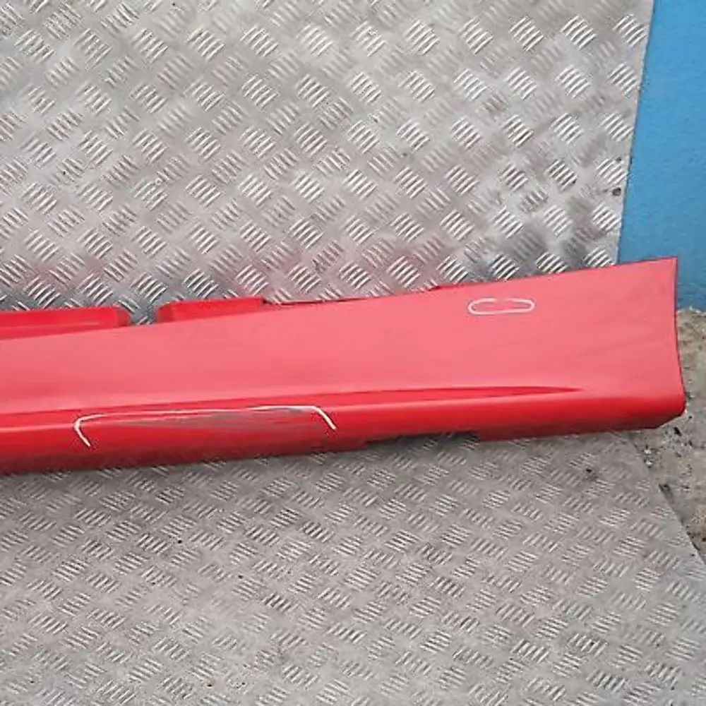 BMW E87 Sill Strip Faldón Lateral Izquierdo Japanrot - 438 - SKU 0032949-JR - Número de pieza 51770032949