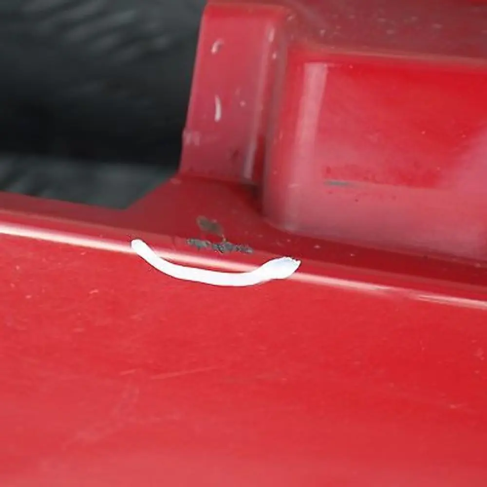 Listello Portiera Apertura Gonna SX Rosso Giappone Rot per BMW E87 con numero di parte 51770032949 BMW E87 Listello Portiera Apertura Gonna SX Rosso Giappone Rot - SKU 0032949-JR1 - Numero di parte 51770032949