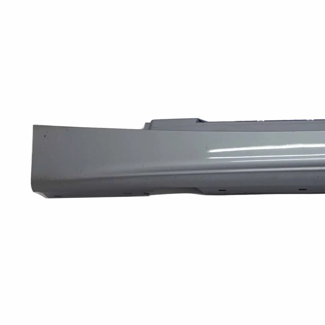 Sill Strip Faldon Lateral Izquierdo Quarzblau Azul Metalizado - A18 para BMW E87 con número de pieza 0032949 BMW E87 Sill Strip Faldon Lateral Izquierdo Quarzblau Azul Metalizado - A18 - SKU 0032949-QB12 - Número de pieza 0032949