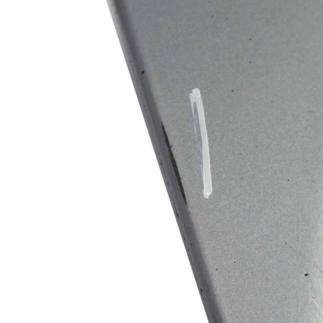 Sill Strip Faldon Lateral Izquierdo Quarzblau Azul Metalizado - A18 para BMW E87 con número de pieza 0032949 BMW E87 Sill Strip Faldon Lateral Izquierdo Quarzblau Azul Metalizado - A18 - SKU 0032949-QB12 - Número de pieza 0032949