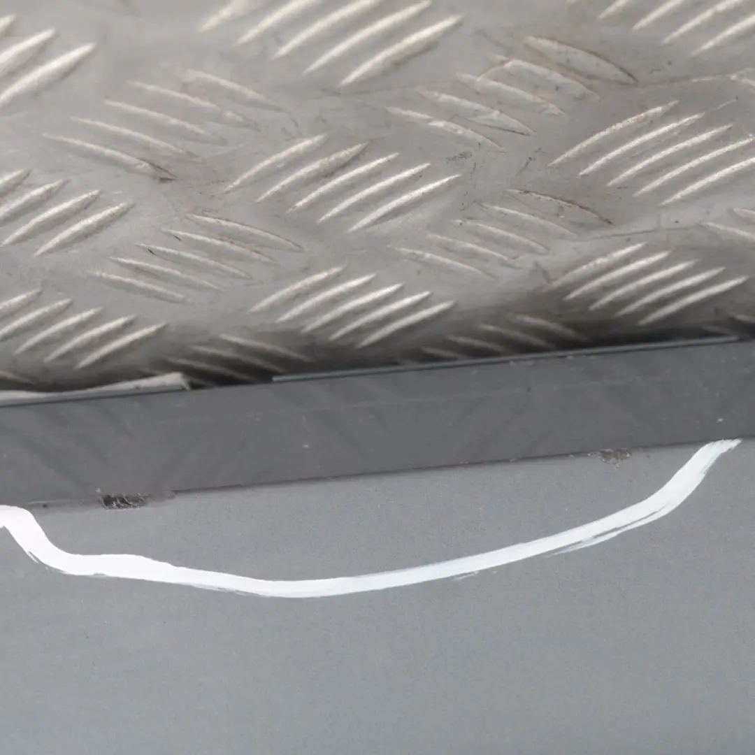 Sill Strip Side Skirt Left Quarzblau Blau Blue Metallic A18 para BMW E87 con número de pieza 32949 BMW E87 Sill Strip Side Skirt Left Quarzblau Blau Blue Metallic A18 - SKU 0032949-QB19 - Número de pieza 32949