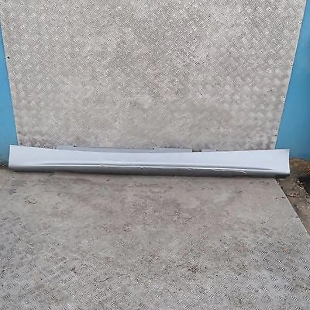 Sill strip side skirt left N/S Quarzblau Blue Metallic 0032949 to BMW 1 SERIES E87 with Part number 51770032949 BMW 1 SERIES E87 Sill strip side skirt left N/S Quarzblau Blue Metallic 0032949 - SKU 0032949-QB2 - Part number 51770032949