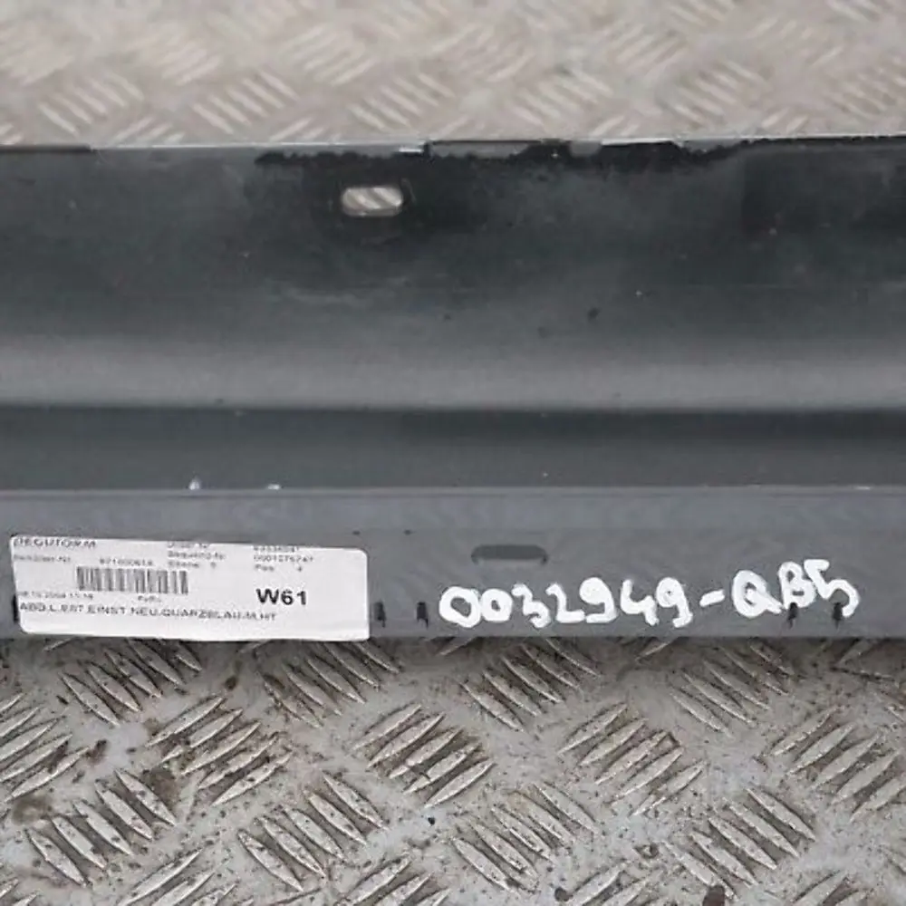 Bas de Porte Couverture Seuil a Gauche Quartzbleu Bleu Metallise pour BMW 1 E87 à propos du numéro de pièce 51770032949 BMW 1 E87 Bas de Porte Couverture Seuil a Gauche Quartzbleu Bleu Metallise - SKU 0032949-QB5 - Numéro de pièce 51770032949
