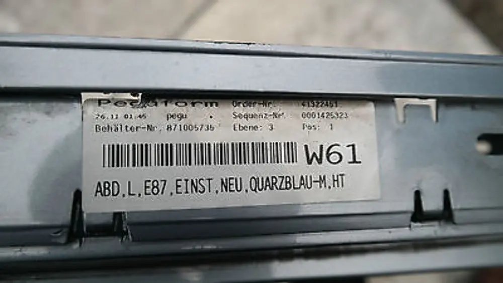 Nakładka próg lewy Quarzblau - A18 do BMW 1 E87 o numerze 51770032949 BMW 1 E87 Nakładka próg lewy Quarzblau - A18 - SKU 0032949-QB7 - Numer Części 51770032949