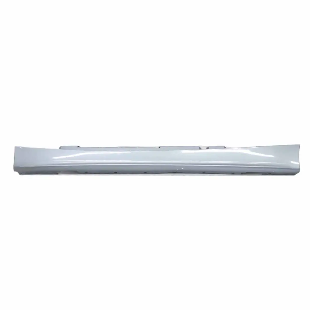 Sill Strip Faldon Lateral Izquierdo Quarzblau Azul Metalizado - A18 para BMW E87 con número de pieza 0032949 BMW E87 Sill Strip Faldon Lateral Izquierdo Quarzblau Azul Metalizado - A18 - SKU 0032949-QB9 - Número de pieza 0032949