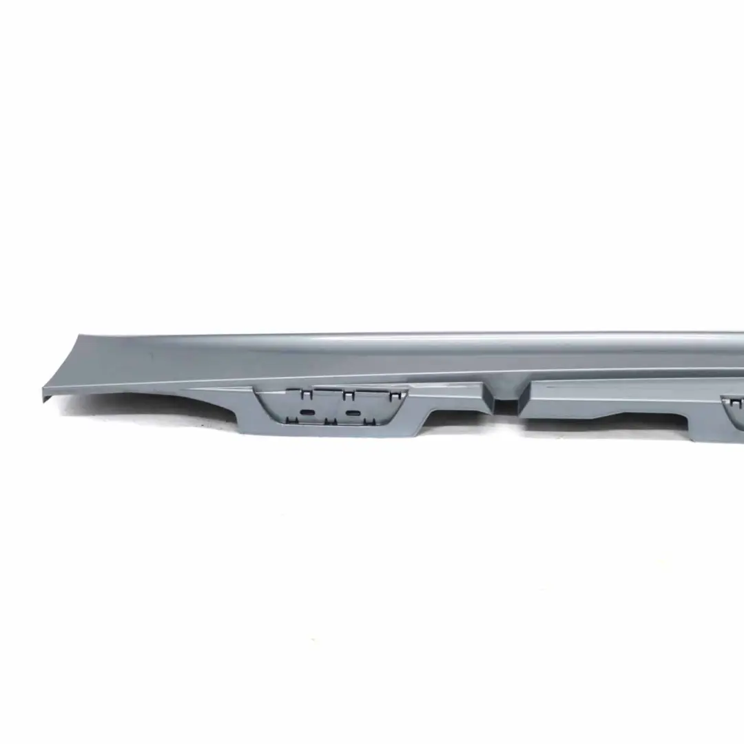 Sill Strip Faldon Lateral Izquierdo Quarzblau Azul Metalizado - A18 para BMW E87 con número de pieza 0032949 BMW E87 Sill Strip Faldon Lateral Izquierdo Quarzblau Azul Metalizado - A18 - SKU 0032949-QB9 - Número de pieza 0032949