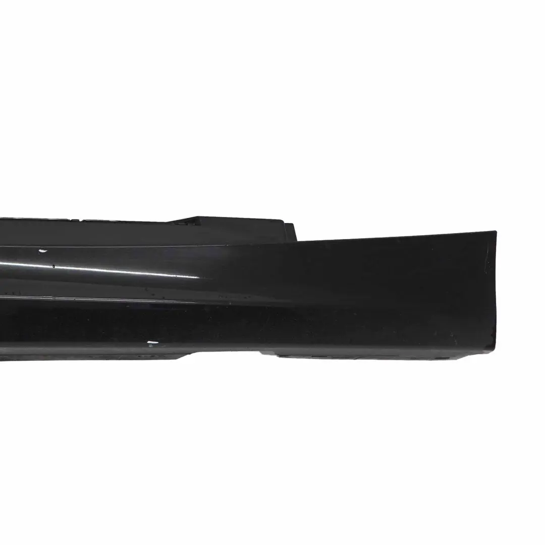 Sill Strip Faldón Lateral Izquierdo Negro 2 Schwarz II - 668 para BMW E87 con número de pieza 32949 BMW E87 Sill Strip Faldón Lateral Izquierdo Negro 2 Schwarz II - 668 - SKU 0032949-SCH10 - Número de pieza 32949