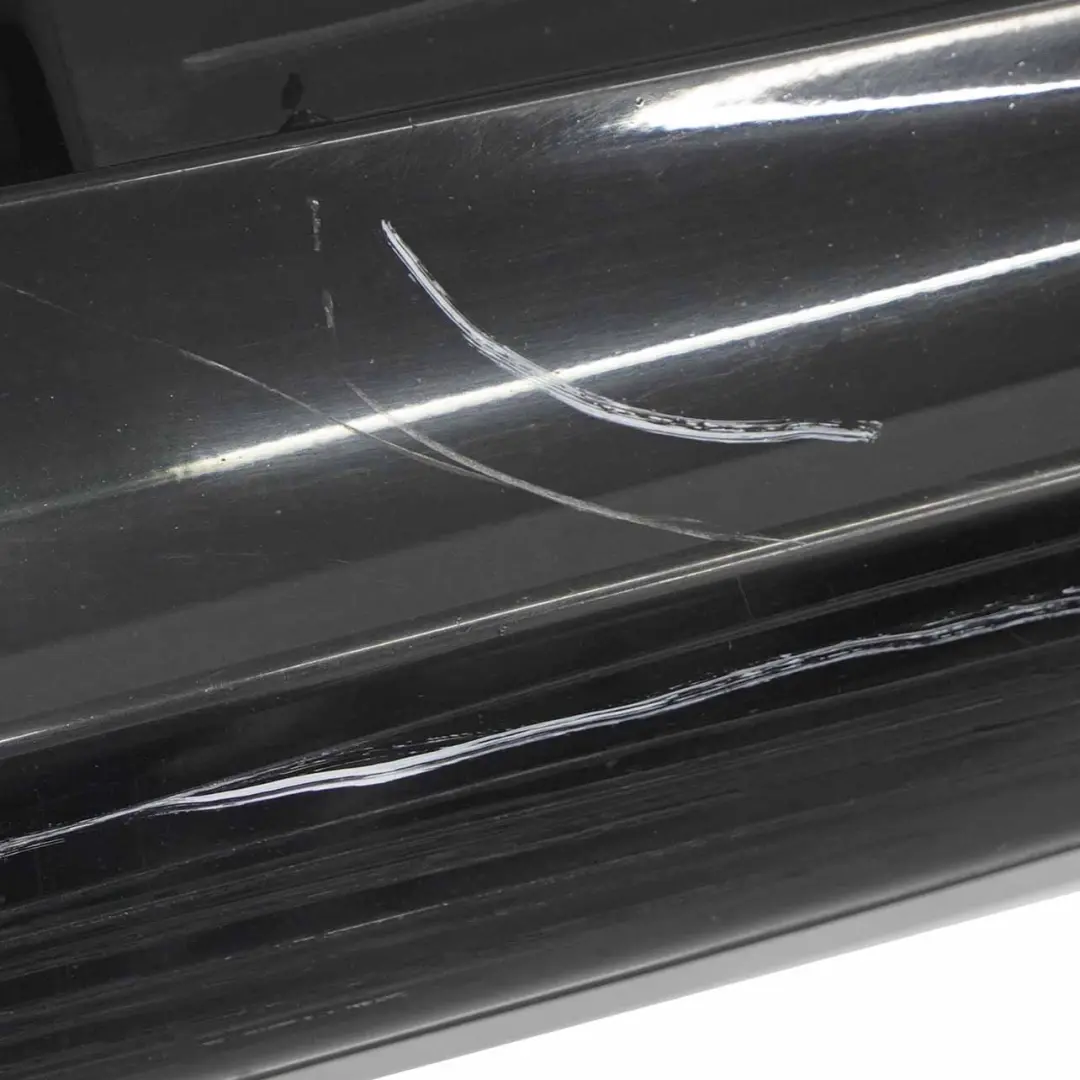 Sill Strip Faldón Lateral Izquierdo Negro 2 Schwarz II - 668 para BMW E87 con número de pieza 32949 BMW E87 Sill Strip Faldón Lateral Izquierdo Negro 2 Schwarz II - 668 - SKU 0032949-SCH10 - Número de pieza 32949